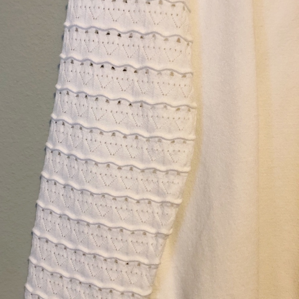 T Tahari Zigzag Trim & Eyelet SleeveSweater - M - Picture 4 of 8